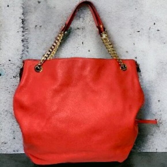 Michael Kors Red Pebbled Leather Oversized Shoulder Bag With Gold Chain Strap - Picture 3 of 11